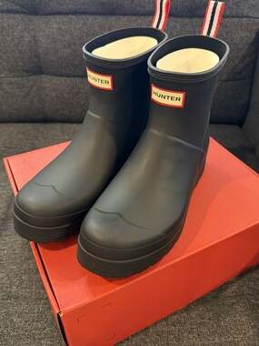 Hunter Original Play Short Rain Boots in Black womens size 9W